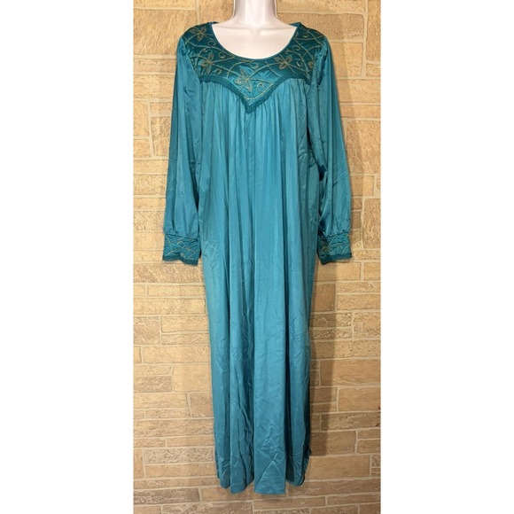 Beautiful Vintage Pinehurst Lingerie Size‎ Large - Picture 2 of 7